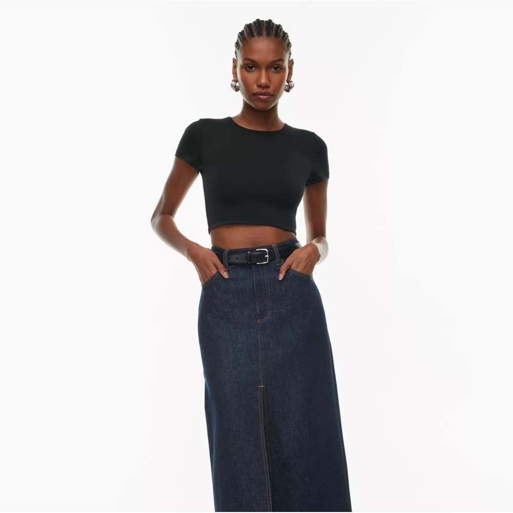 Babaton Contour Crew Cropped T-Shirt